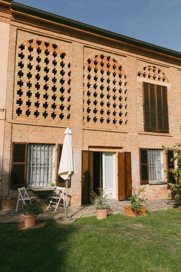 Apart-Agriturismo "La Colomba" Nizza Monferrato Exterior photo